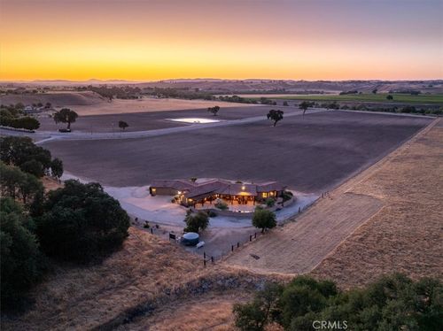 5085 Martingale Cir, San Miguel, CA, 93451-9060 | Card Image