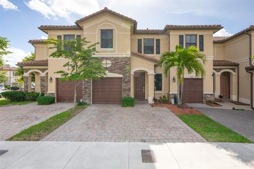 3316 W 91st Ter, HIALEAH, FL, 33018-2009 | Card Image