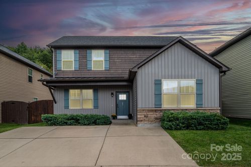27 Mann Ln, Fletcher, NC, 28732-0329 | Card Image