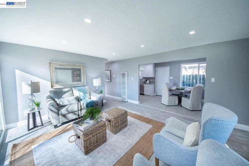387 Elizabeth Ct, Livermore, CA, 94551-6309 | Card Image