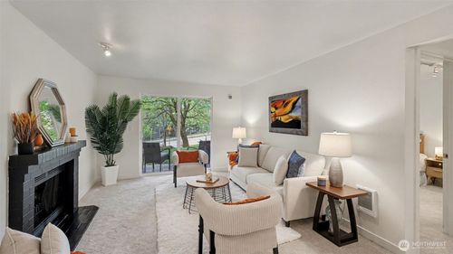 m102-14210 Ne 181st Pl, Woodinville, WA, 98072-3513 | Card Image