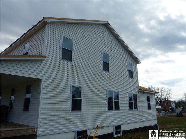 Side of the house | Image 35