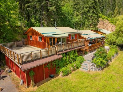 317 Brennand St, House other with 4 bedrooms, 3 bathrooms and null parking in Kaslo BC | Image 2