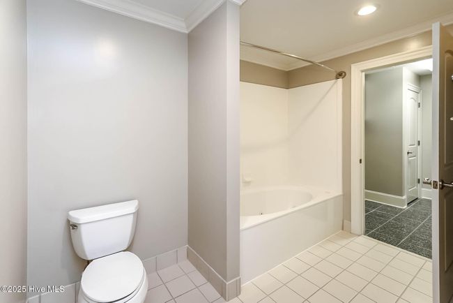 UNIT-402 - 4425 Arendell St, Condo with 3 bedrooms, 3 bathrooms and null parking in Morehead City NC | Image 32