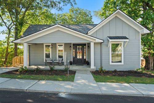 106 Poplar St, Dickson, TN, 37055-6334 | Card Image