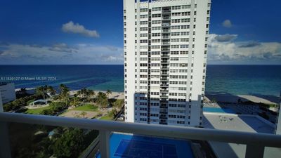 TS505 - 1880 S Ocean Dr, Condo with 2 bedrooms, 2 bathrooms and null parking in Hallandale Beach FL | Image 1