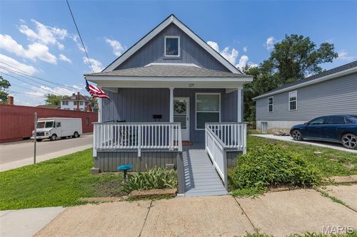 229 Broadway Ave, Crystal City, MO, 63019-1903 | Card Image