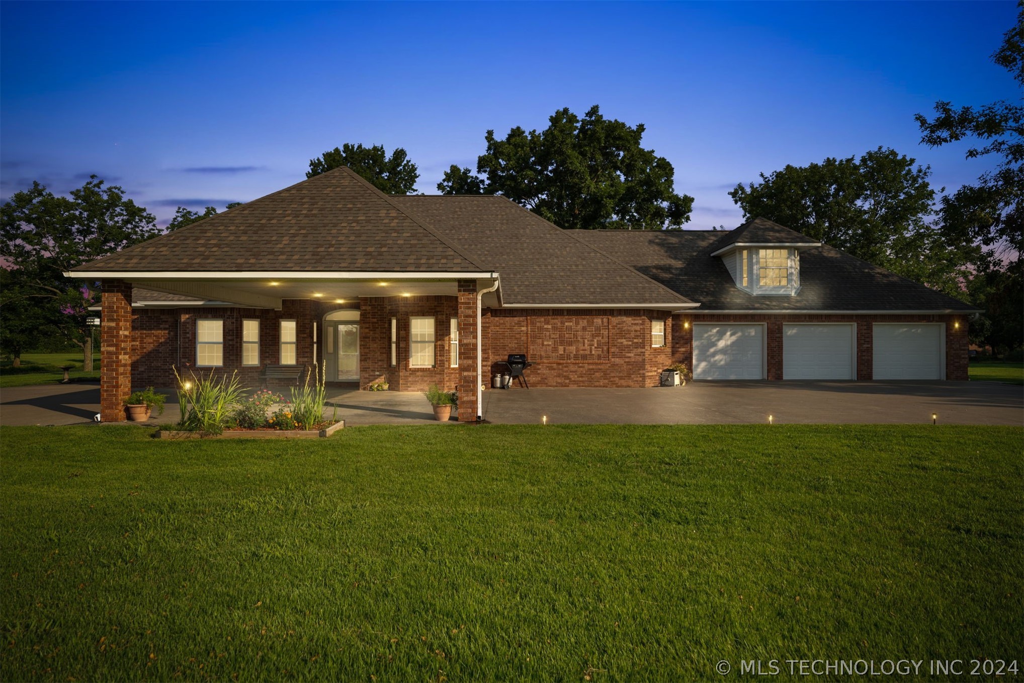 520 , Pryor, OK 74361