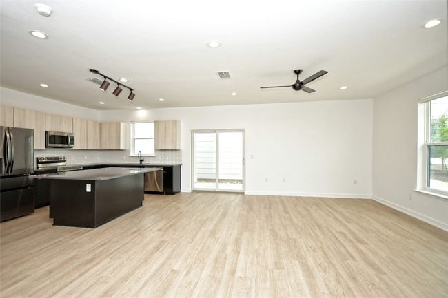 APT-25 - 7601 Cooper Ln, House other with 3 bedrooms, 3 bathrooms and 2 parking in Austin TX | Image 16