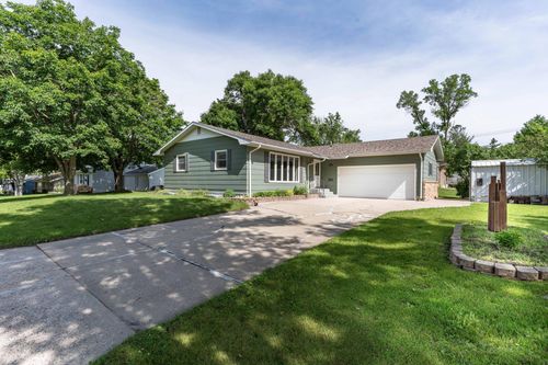 1035 Jefferson Pl, Fergus Falls, MN, 56537-2324 | Card Image
