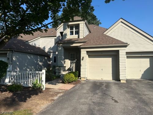 4 Harker Hill Dr, Hamburg, NJ, 07419-1235 | Card Image