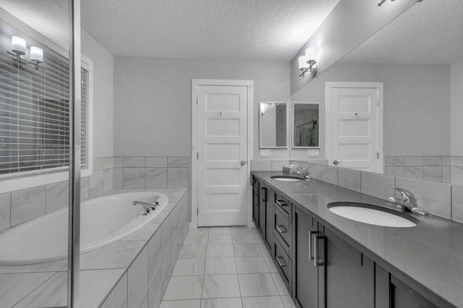 44 Rainbow Falls, House other with 5 bedrooms, 4 bathrooms and 6 parking in Chestermere AB | Image 33