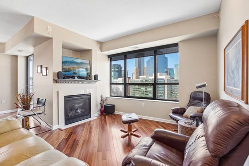 1902-500 E Grant St, Minneapolis, MN, 55404-1479 | Card Image