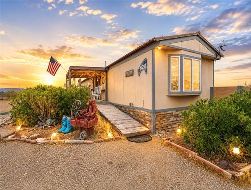 820 S Egar Rd, Golden Valley, AZ, 86413-8368 | Card Image