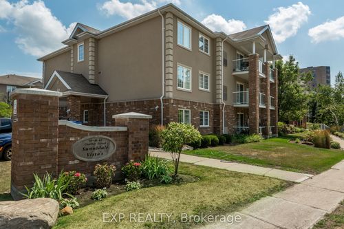 18-39 Coulter St, Barrie, ON, L4N6L9 | Card Image