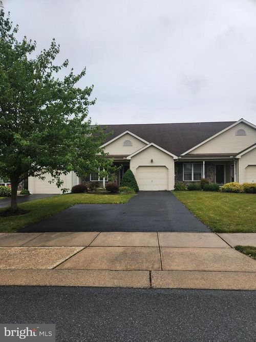 413 Thrush Dr, MANHEIM, PA, 17545-8595 | Card Image