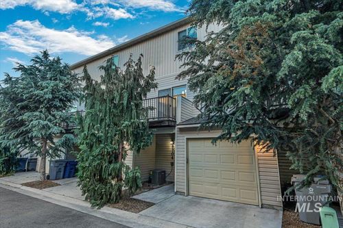 8704 W Pine Valley Ln, Boise, ID, 83709-0020 | Card Image