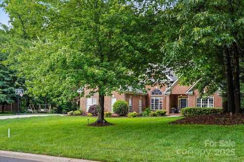 10501 Olde Irongate Ln, Mint Hill, NC, 28227-9453 | Card Image