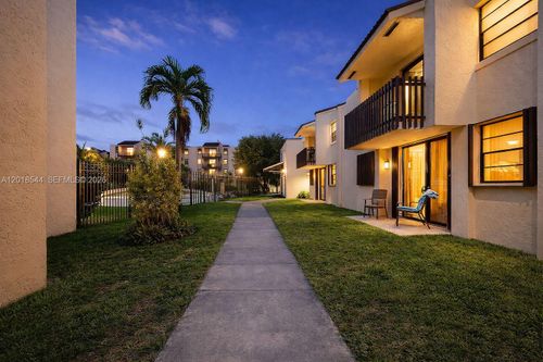 5-308-3581 Sw 117th Ave, Miami, FL, 33175-1758 | Card Image