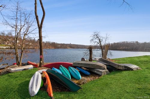 24 Leisure Way, Mohegan Lake, NY, 10547-1209 | Card Image