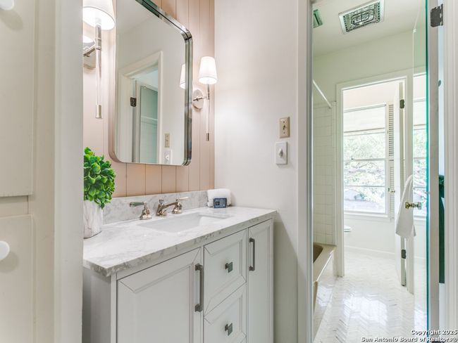206 Sir Arthur Ct, House other with 4 bedrooms, 4 bathrooms and null parking in Castle Hills TX | Image 22