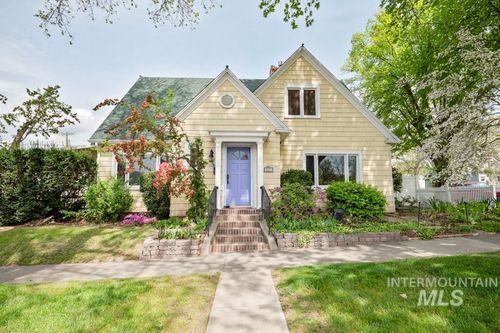 221 7th Ave, Lewiston, ID, 83501-2356 | Card Image