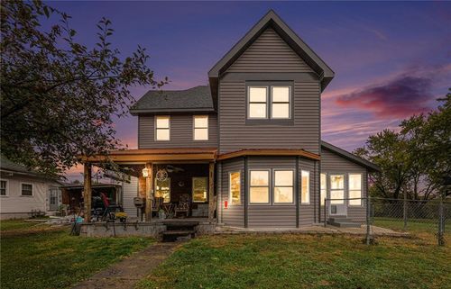 705 E 6th St, Trenton, MO, 64683-2304 | Card Image