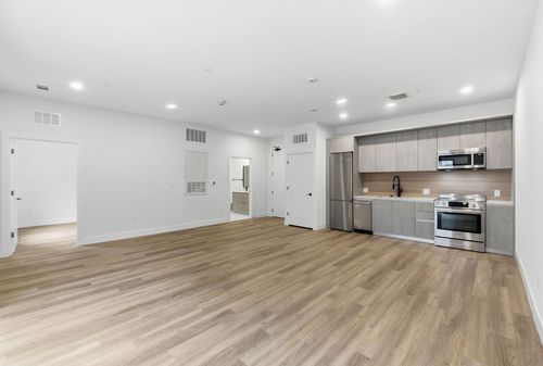 212-4315 S Congress Ave, Austin, TX, 78745-1105 | Card Image