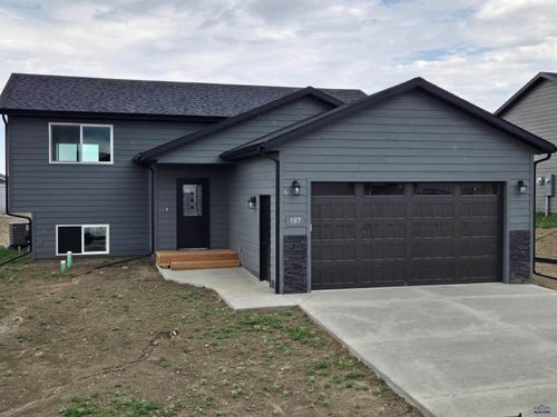 197 Dorchester Ave, BOX ELDER, SD, 57719-8043 | Card Image
