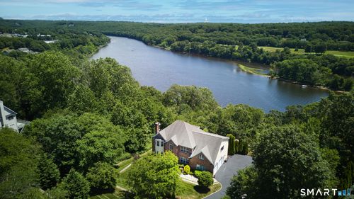 4 Nature Ln, Shelton, CT, 06484-4220 | Card Image