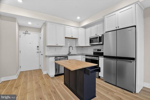 2f-5230 Walnut St, PHILADELPHIA, PA, 19139-4383 | Card Image