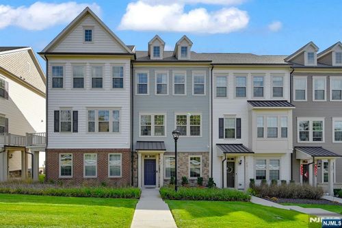 11 Ambrosia Ct, Livingston, NJ, 07039-5700 | Card Image