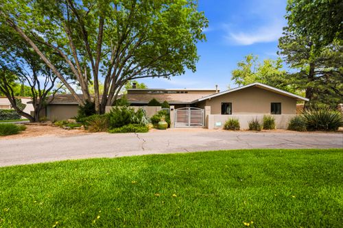 1116 Salamanca St Nw, Los Ranchos, NM, 87107-5626 | Card Image