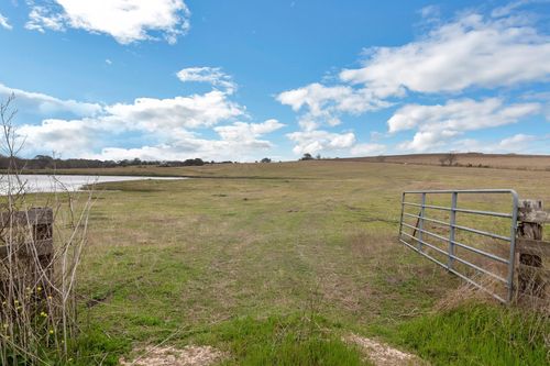 1747 E Old Hallettsville Rd, Flatonia, TX, 78941 | Card Image