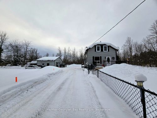 2066 Irish Line, Coldwater, ON, L0K1E0 | Card Image