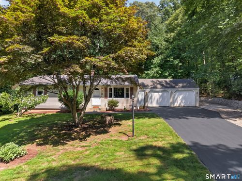 10 Ancient Hwy, East Lyme, CT, 06333-1601 | Card Image