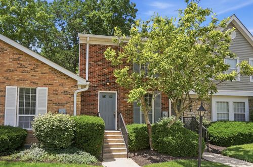 10845 Lake Thames Dr, Cincinnati, OH, 45242-3104 | Card Image