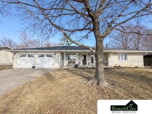 600 Russell St, Firth, NE, 68358-6247 | Card Image