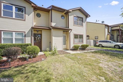 3 Hannah Dr, Dayton, NJ, 08810-1364 | Card Image