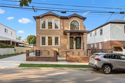 22111 136th Ave, Springfield Gardens, NY, 11413-2308 | Card Image