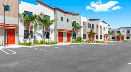 b1-1001 Ne 58th St, Oakland Park, FL, 33334-4100 | Card Image