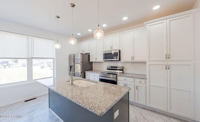 1020 Market St, House other with 3 bedrooms, 3 bathrooms and null parking in Nescopeck PA | Image 18