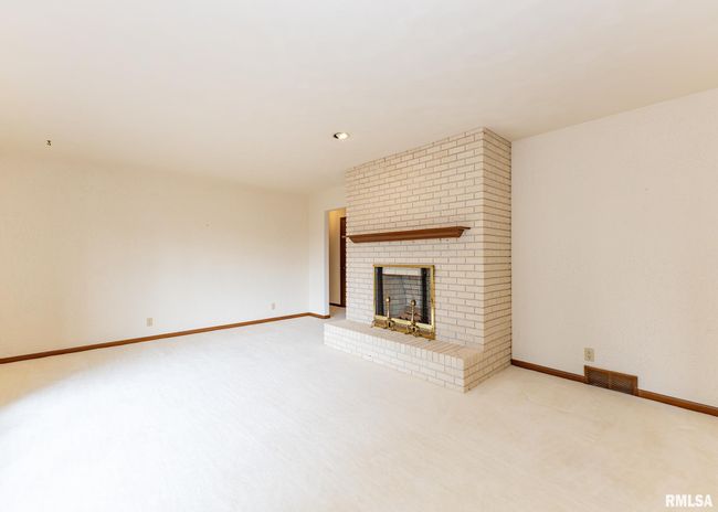 9721 234 Th St N, House other with 3 bedrooms, 2 bathrooms and null parking in Port Byron IL | Image 9