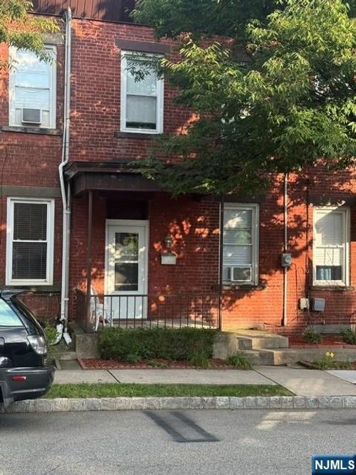 421 4th Street, Carlstadt, NJ, 07072 | Card Image