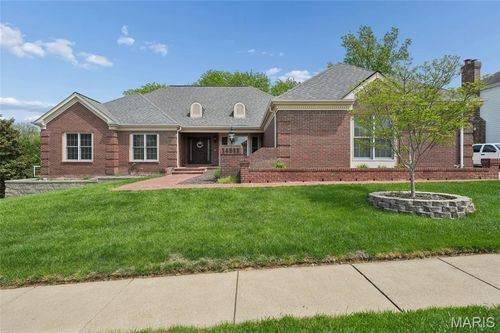14511 Wellington Estates Mnr, Chesterfield, MO, 63017-7952 | Card Image