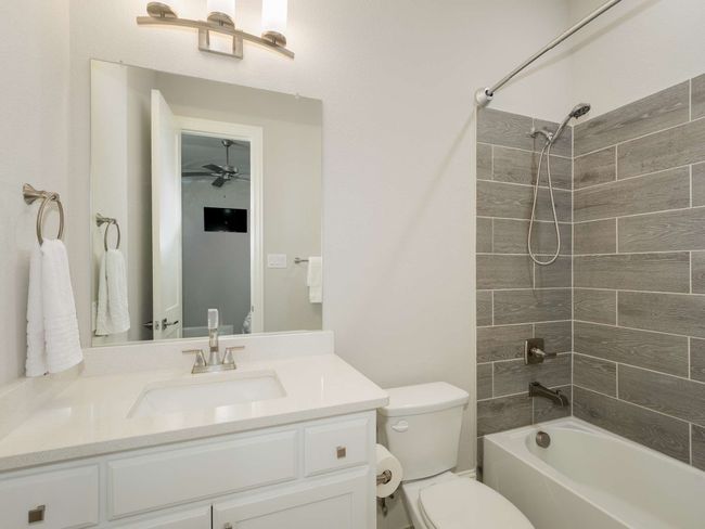 Ensuite Bathroom | Image 25