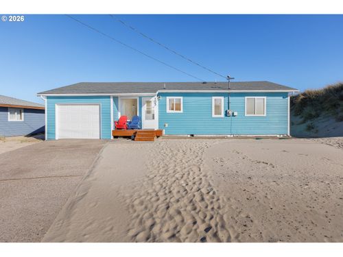 105 Nw Oceania Dr, Waldport, OR, 97394-9438 | Card Image