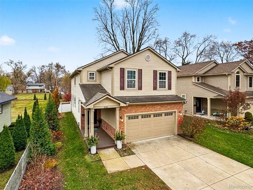 838 Coolidge Ave, Clawson, MI, 48017-1755 | Card Image