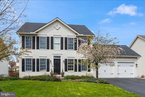 1939 Creek Hollow Ln, Hershey, PA, 17033-8919 | Card Image