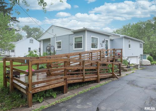2015 N Zenith Ave, Davenport, IA, 52804-1019 | Card Image
